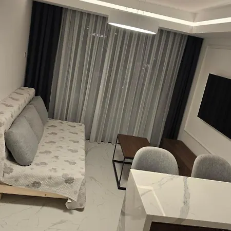 Grand Sapphire Holliday Apartment Trikomo