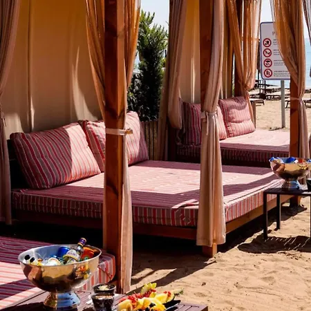 Grand Sapphire Holliday Apartment Trikomo