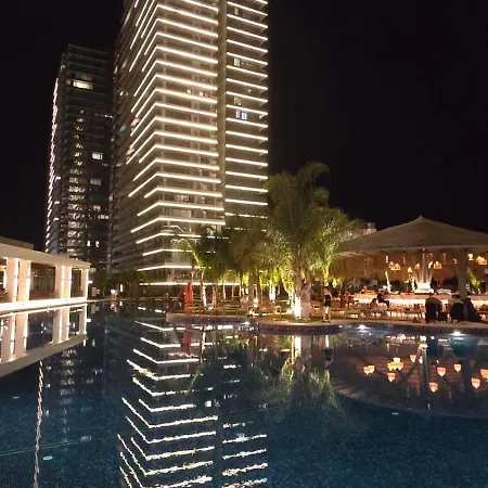 Grand Sapphire Holliday