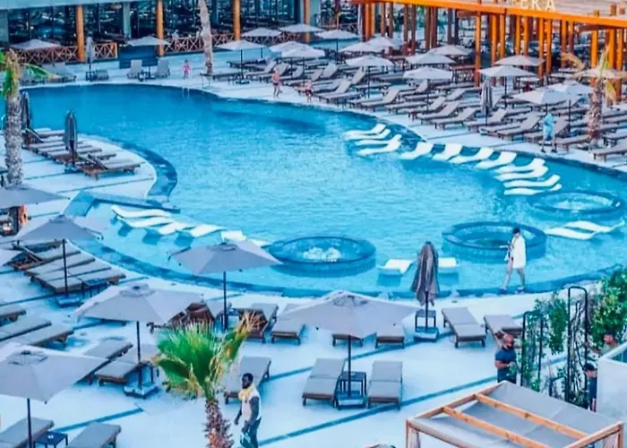 Grand Sapphire Holliday アパート *